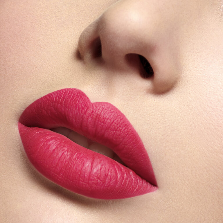 Permanentn&iacute; make-up rtů